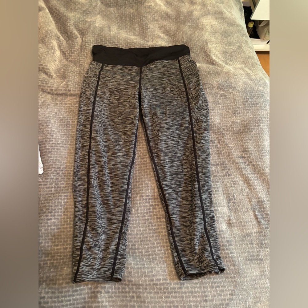 TYR Gray and Black Leggings with Sleek Design